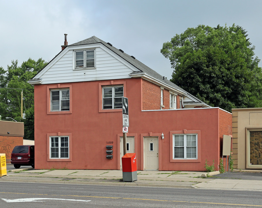 1550 Main St W in Hamilton, ON - Building Photo