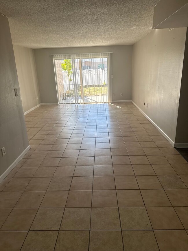 property at 7210 N Manhattan Ave