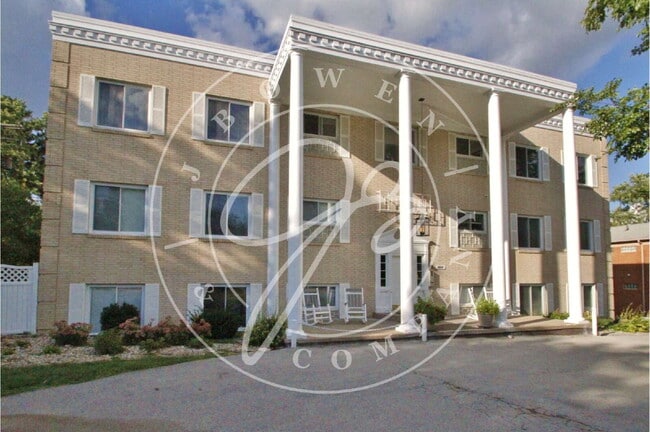 property at 4040 W Bancroft St