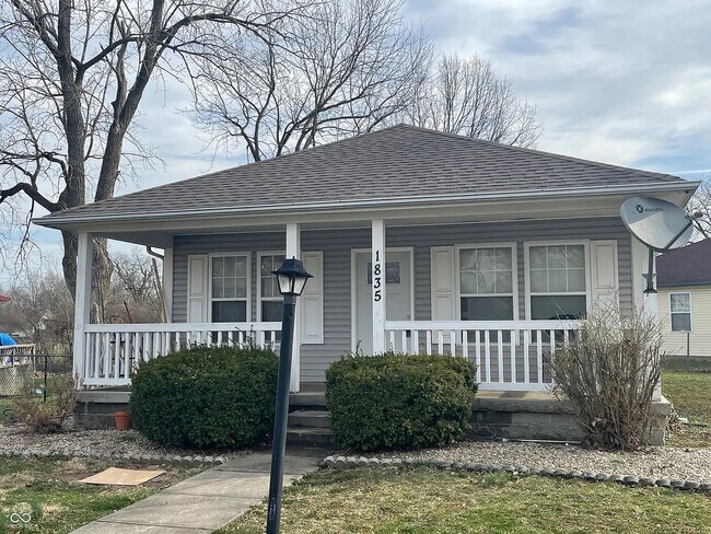 property at 1835 Carpenter Cir