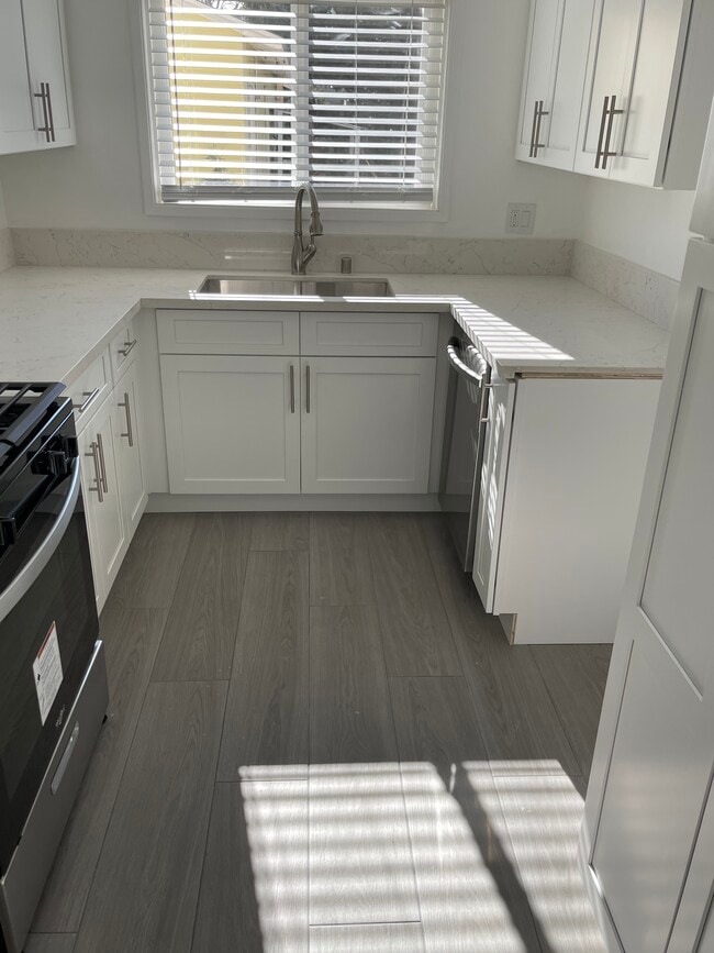 5931 Buffalo Ave, Unit 5931 in Van Nuys, CA - Building Photo - Building Photo