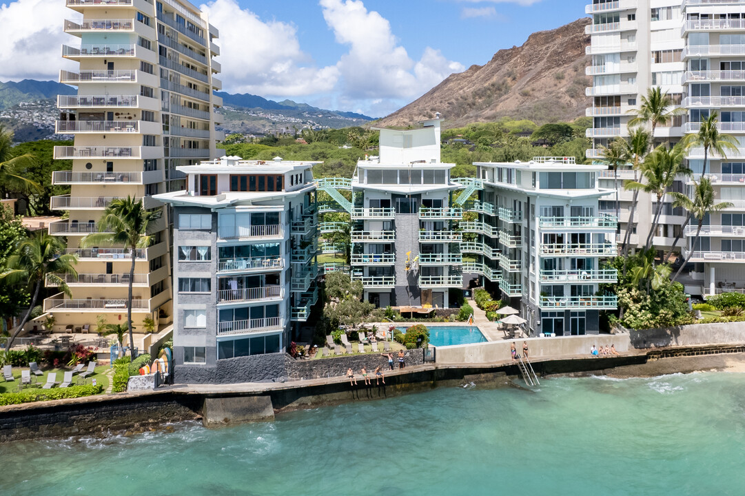 The Ambassador in Honolulu, HI - Foto de edificio