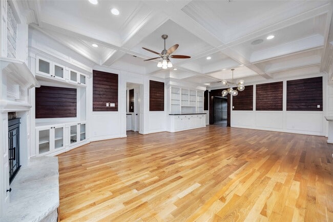 property at 4031 Fernwood Dr