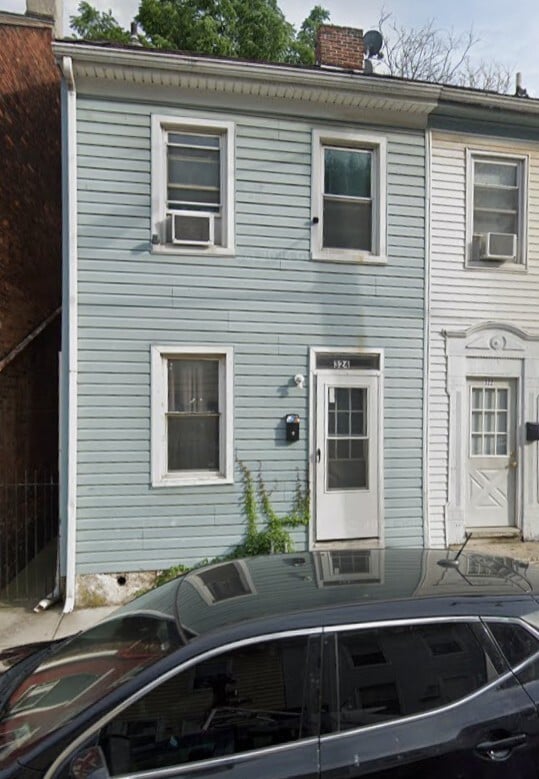 property at 324 Walnut St