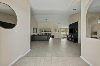 12815 Kingsway Rd in Wellington, FL - Building Photo - Building Photo