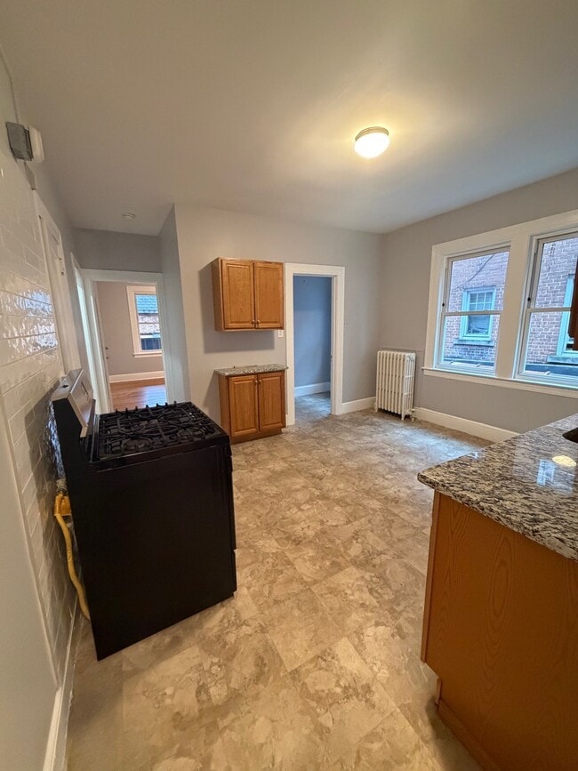 274-280 Park Rd in West Hartford, CT - Foto de edificio - Building Photo