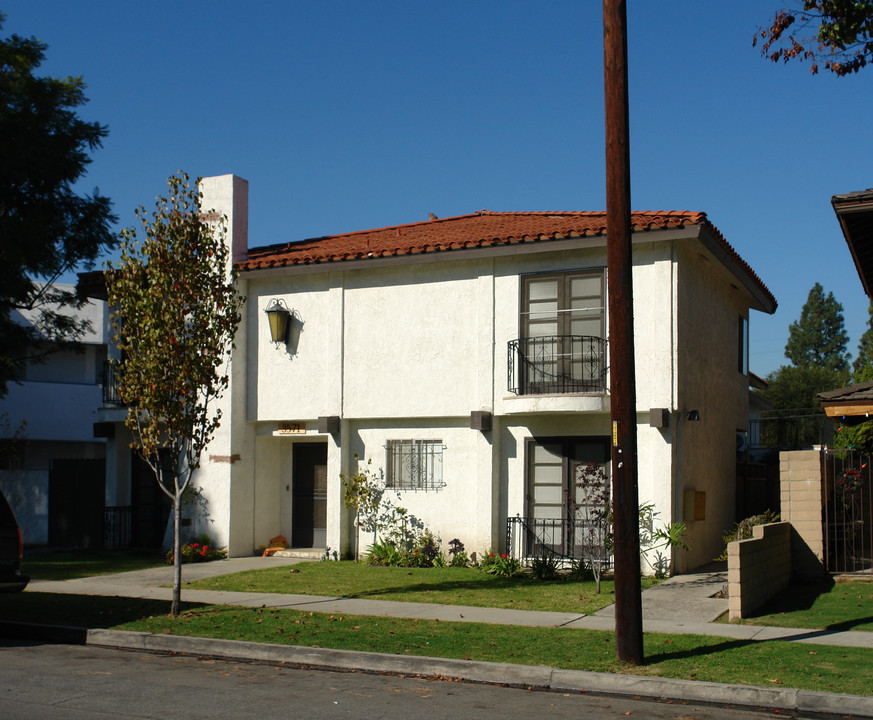 3571 Howard Ave in Los Alamitos, CA - Foto de edificio