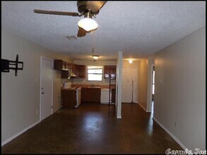 49 Oak Forest Pl in Maumelle, AR - Building Photo - Building Photo