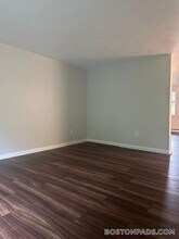 5 Town Beach Rd in Leicester, MA - Building Photo - Building Photo