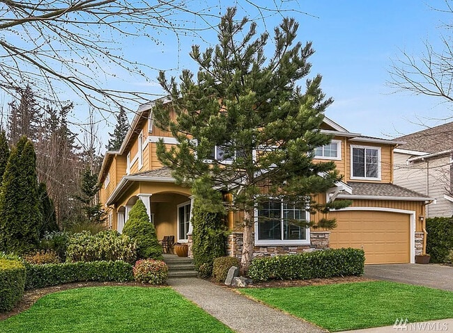 property at 6715 Crest View Ave SE