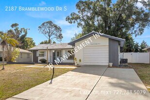 2187 Bramblewood Dr S in Clearwater, FL - Building Photo