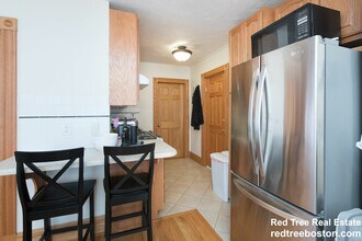 89 Myrtle St, Unit 4 in Boston, MA - Building Photo - Building Photo
