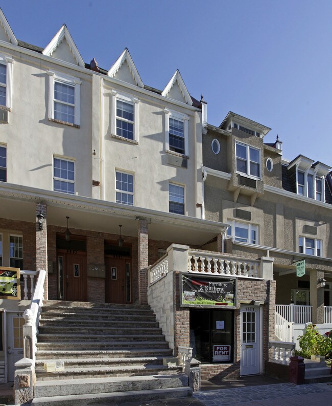 4441 Chestnut St in Philadelphia, PA - Building Photo - Building Photo