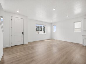 21 S Lunar Wy in Mapleton, UT - Building Photo - Building Photo