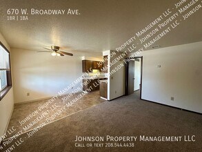 670 W Broadway Ave in Meridian, ID - Building Photo - Building Photo