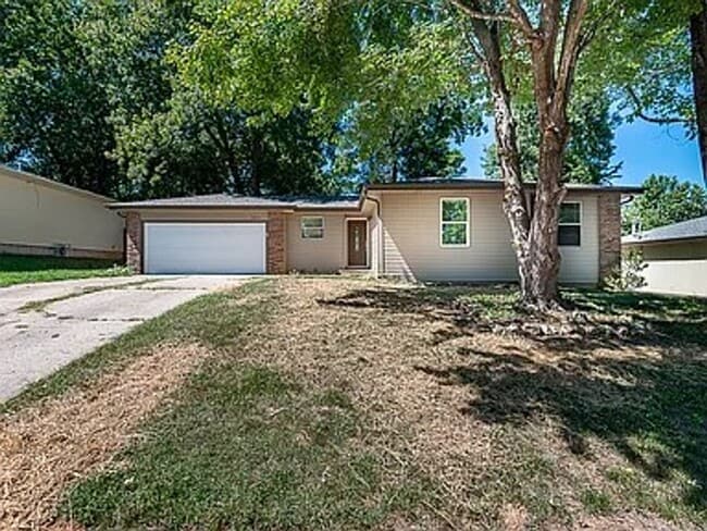 property at 5649 S Franklin Ave