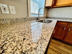 4204 Kugler Mill Rd in Cincinnati, OH - Building Photo - Building Photo