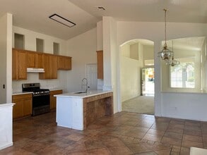7915 Jacinto Rd in Elk Grove, CA - Building Photo - Building Photo