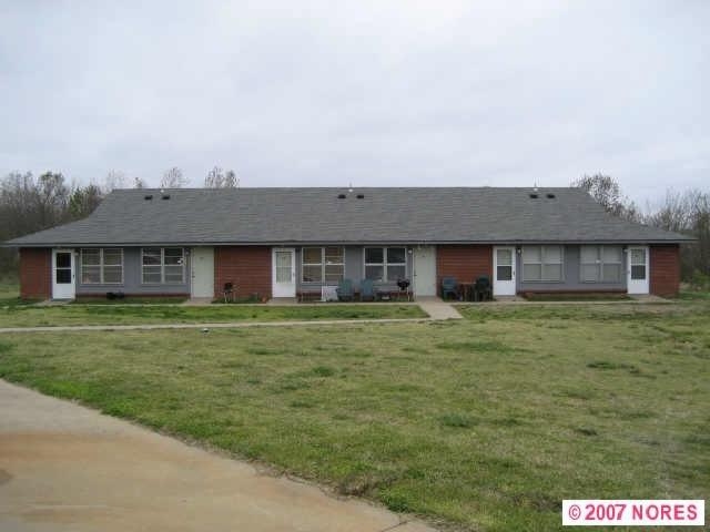 1030 S 82A Hwy in Tahlequah, OK - Foto de edificio