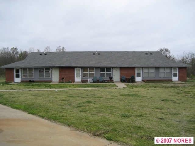 1030 S 82A Hwy in Tahlequah, OK - Building Photo