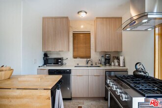 8298 Presson Pl in Los Angeles, CA - Building Photo - Building Photo