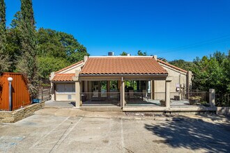 ParkSide at Cedar Springs in Dallas, TX - Building Photo - Building Photo