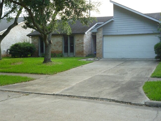 property at 2822 Mesquite Dr