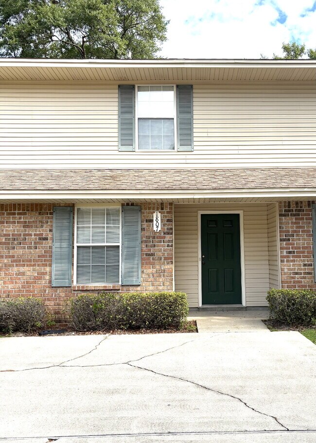1807 Treeline Ct in Fort Walton Beach, FL - Building Photo - Building Photo