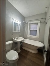 1365 Phelps Ave in Lakewood, OH - Foto de edificio - Building Photo