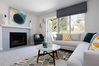 Park Wood Apartments in Dublin, CA - Building Photo - Building Photo