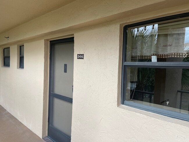 property at 4760 Lucerne Lakes Blvd
