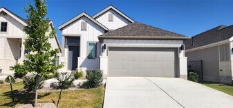 644 Los Olives Ln in Liberty Hill, TX - Building Photo