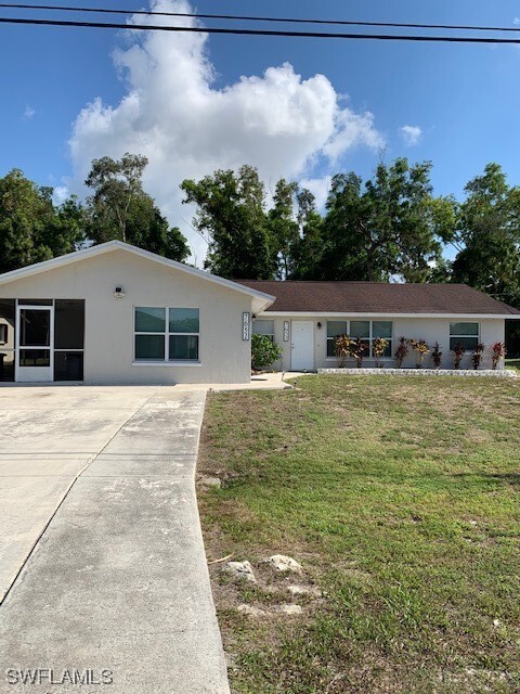 7653 Winged Foot Dr in Ft. Myers, FL - Building Photo