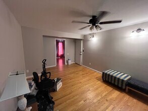 1622 Farmington Ave in Farmington, CT - Building Photo - Building Photo