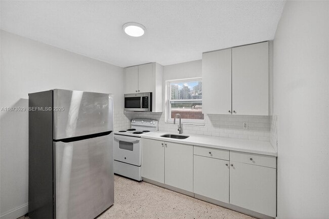 property at 458 SW 9th St