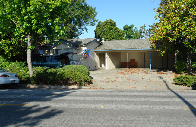 1367 Kingfisher Way in Sunnyvale, CA - Building Photo - Building Photo