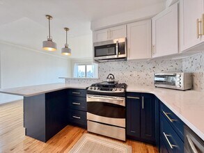 126 OGDEN Ave in Jersey City, NJ - Building Photo - Building Photo