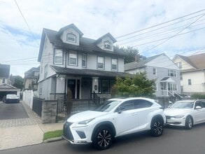 64 Livingston Pl in Bridgeport, CT - Foto de edificio - Building Photo