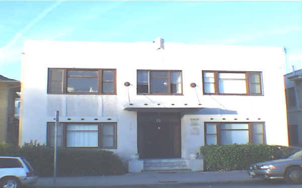 413 E 7th St in Long Beach, CA - Foto de edificio