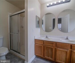 15518 Kennett Square Way in Brandywine, MD - Foto de edificio - Building Photo