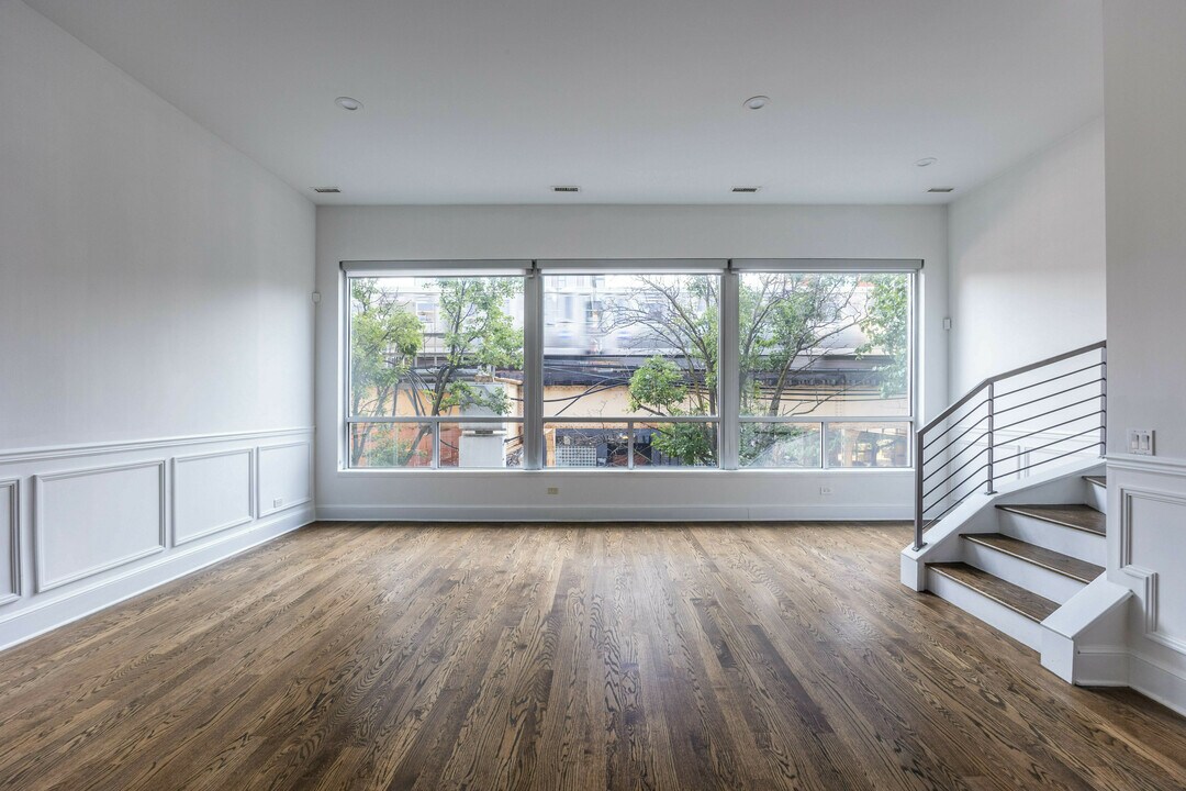 1008 W Lake St in Chicago, IL - Building Photo