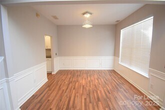 6827 Braddock Ln in Charlotte, NC - Building Photo - Building Photo