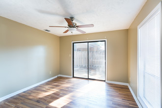 606 Mosswood Ln-Unit -1 in Fayetteville, NC - Foto de edificio - Building Photo