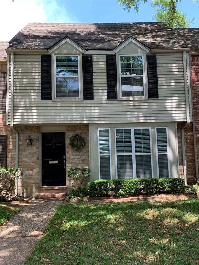 property at 13078 Trail Hollow Dr