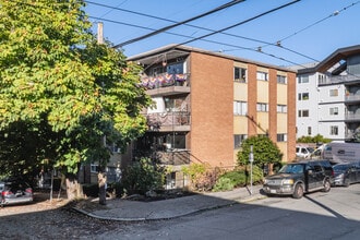 Lorelei Apartments in Seattle, WA - Building Photo - Building Photo