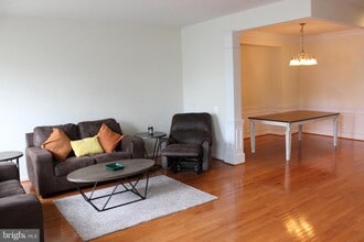 43579 Wheat Berry Terrace in Chantilly, VA - Building Photo - Building Photo