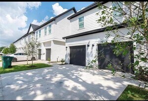 3233 Real St in Houston, TX - Building Photo