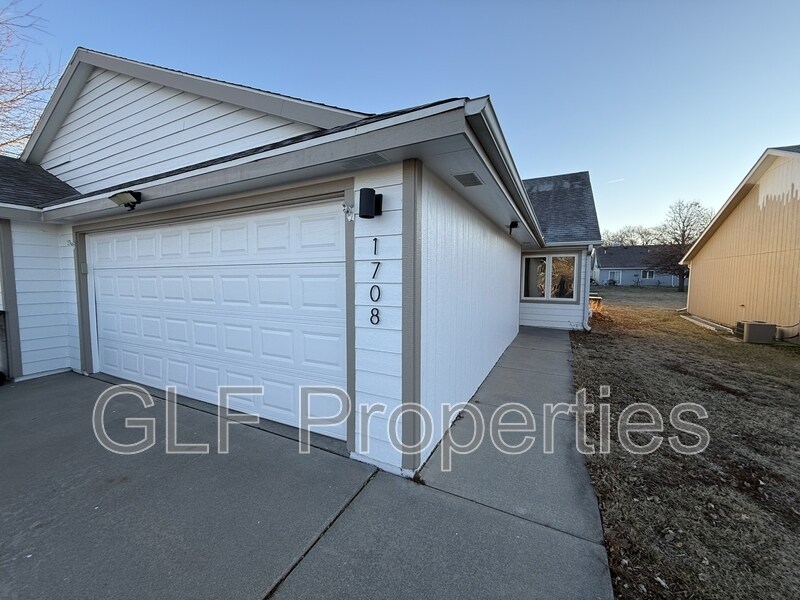 1708 Prairie Ave in Beatrice, NE - Building Photo