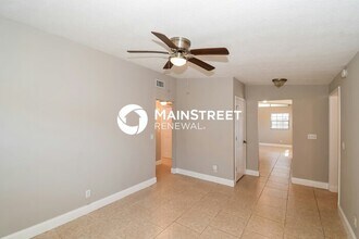 7613 Crest Dr N in Jacksonville, FL - Building Photo - Building Photo