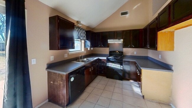 10400 Caton Pl in Midwest City, OK - Building Photo - Building Photo